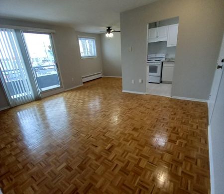 421 West Street, Orillia - Photo 3