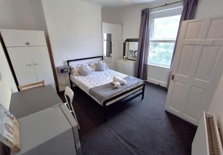 9 bedroom house share to rent - Photo 2
