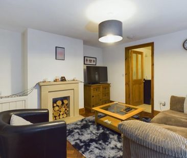 2 bedroom semi-detached house to rent - Photo 2