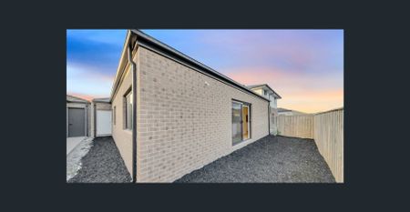 Spacious Family Home in Donnybrook VIC - Photo 3