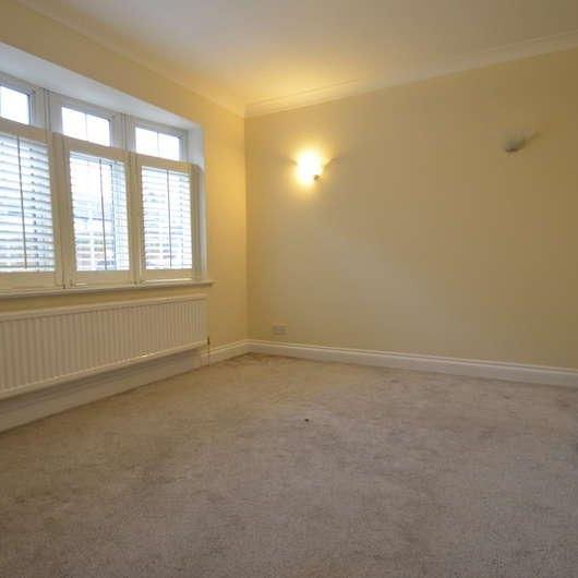 Bridge Road, Chertsey, KT16 - Photo 1