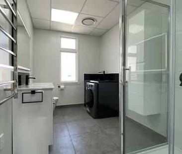 Three Bedroom - City Centre. - Photo 4