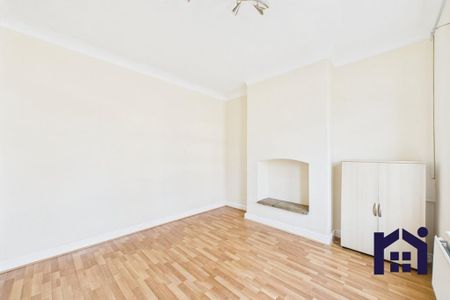 2 bedroom end of terrace house to rent - Photo 5