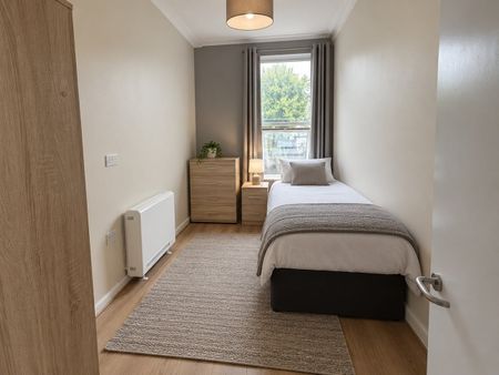1 Bed Flat, Mansfield Road, NG5 - Photo 2