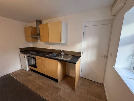 Vaughan Avenue - Photo 4