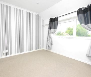 2 bedroom semi-detached house to rent - Photo 3