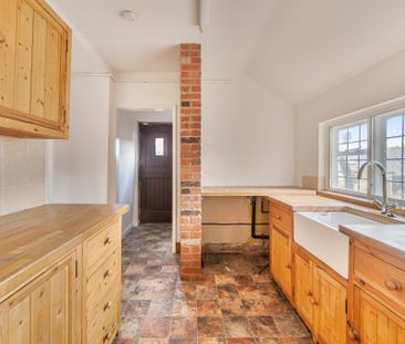 2 bedroom cottage to rent - Photo 1