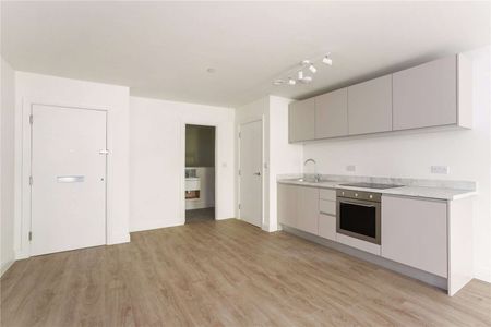 A modern studio apartment close to Cabot Circus - Photo 3