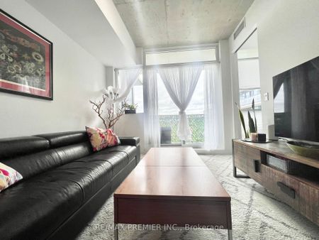 Carlaw Lofts 1190 , #826 - Photo 2