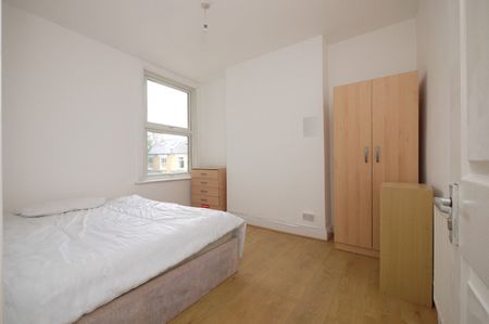 4 Bed End Terrace, Plaistow Road, E15 - Photo 5