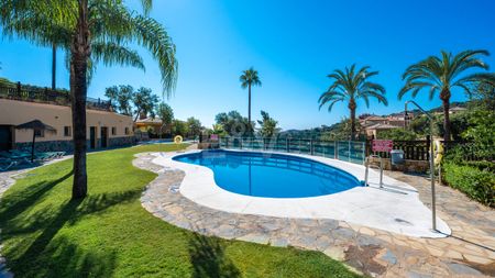 Two-bedroom apartment available for long-term rental in La Mairena - Photo 2