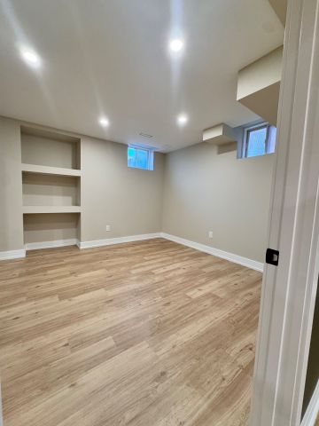 For Lease - 9 Lyndbrook Crescent, Brampton, Ontario - Photo 3