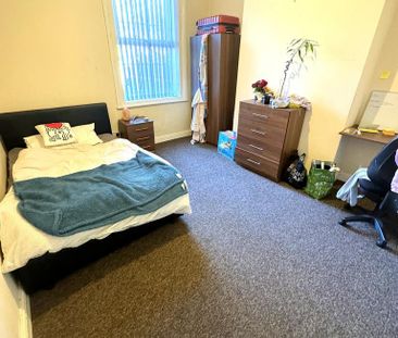 6 bedroom terraced house to rent - Photo 5