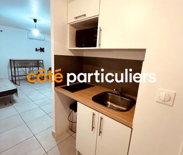 A LOUER STUDIO 22 m2 MEUBLÉ - STE CLOTILDE - Photo 2