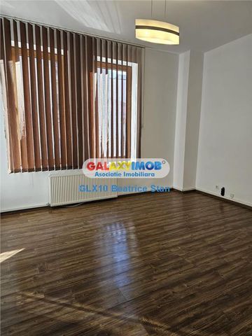 Casa demisol si parter complet renovata ideala birouri PARCUL CAROL - Photo 5