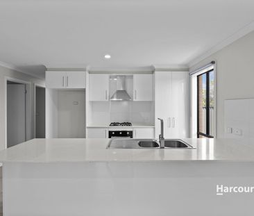 Family Comfort in Sought-After Watergrass Estate - Photo 5