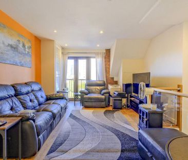 3 bedroom flat to rent - Photo 2