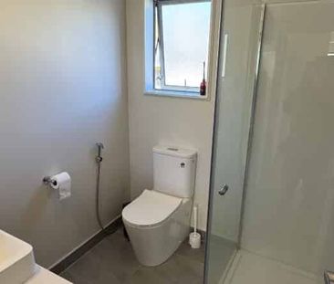 Contemporary comfort - 2 Bedrooms - Photo 5