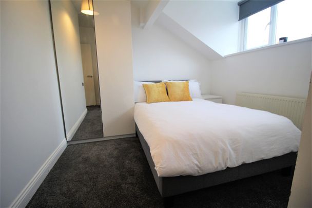 Flat 3, 25 Clarendon Place, LS2 9JY, Leeds - Photo 1