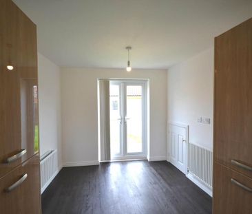 4 bedroom terraced house to rent - Photo 1