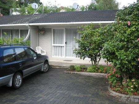 2 BEDROOM UNIT ONLY 1 MINUTE TO BEACH - Photo 3