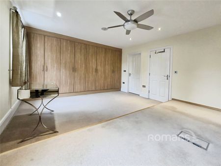 4 bedroom townhouse to rent - Photo 4