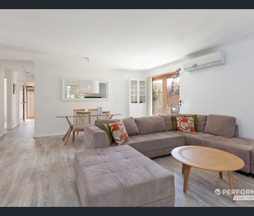 Stylish Urban Villa in the Heart of Tuart Hill - Photo 5