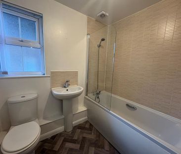 2 bedroom ground floor flat to rent - Photo 5