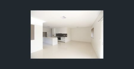 Huge Family Home - Photo 5