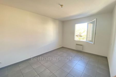 Location Appartement 4 pièces 77m² ESPIRA DE L AGLY 66600 - Photo 5