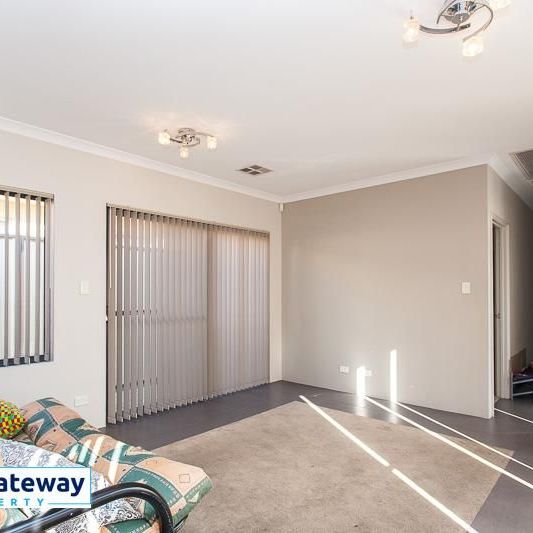 132 Lyon Road, AUBIN GROVE WA 6164 - Photo 1