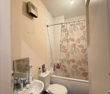 Room in a Shared House, Clarendon Park Road, LE2 - Photo 6