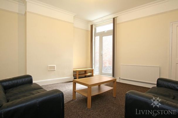 4 bedroom terraced house to rent - Photo 1