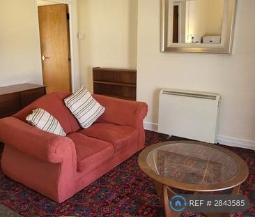 1 bedroom in a house share to rent - Photo 3