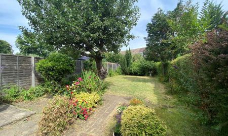 Abbey Road, Woking, Surrey, GU21 - Photo 5