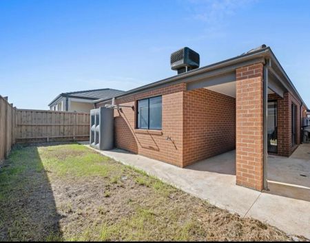 Beautiful East-Facing Home with Quality Upgrades throughout - Photo 5