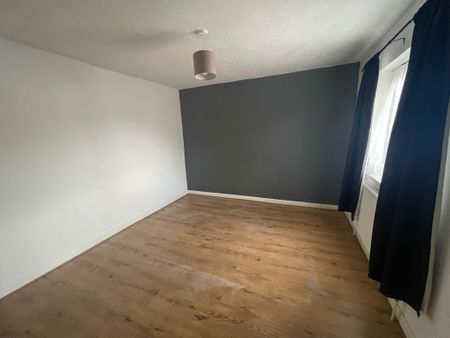 Bramford Lane, Ipswich - Photo 3