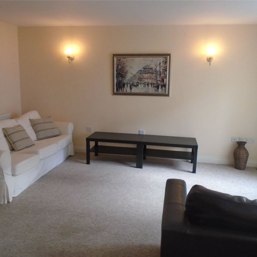 4 bedroom terraced house to rent - Photo 1