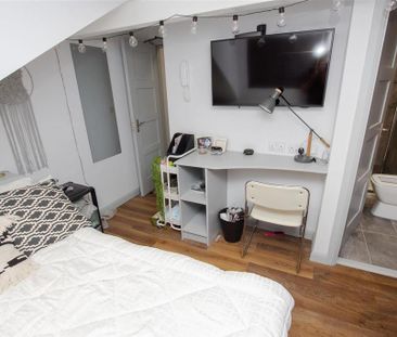 6 bedroom house to rent - Photo 2