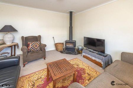 Sunny family home - Photo 4