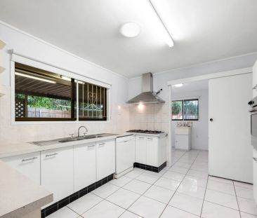 Low Maintenance Family Home - Photo 3