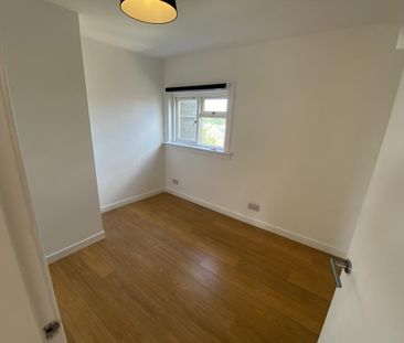 3 bedroom flat to rent - Photo 5