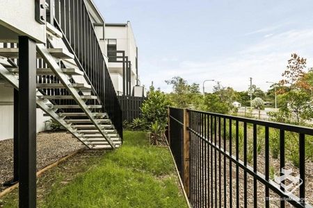 Luxury 4 Bedrooms Townhouse - Photo 4