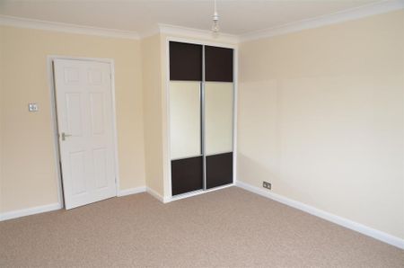 2 bedroom maisonette to rent - Photo 2