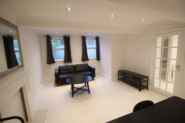 2 Bed Flat, Bedford Hill, SW12 - Photo 1