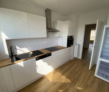 Location Appartement 3 pièces 68m² ANGERS 49000 - Photo 2