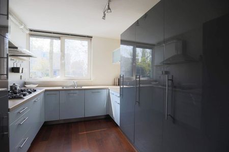 Appartement te huur: Aartsbisschop Romerostraat 483 3573 AR Utrecht - Photo 3