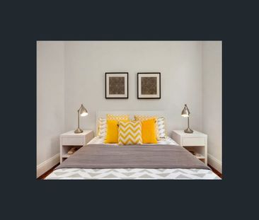 Charming 3-Bedroom House in Enmore - Photo 3