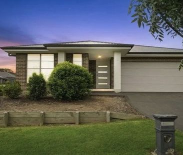 Four Bedroom House with Ducted AC! - Photo 6