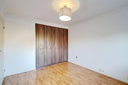 4 bedroom detached house to rent - Photo 4